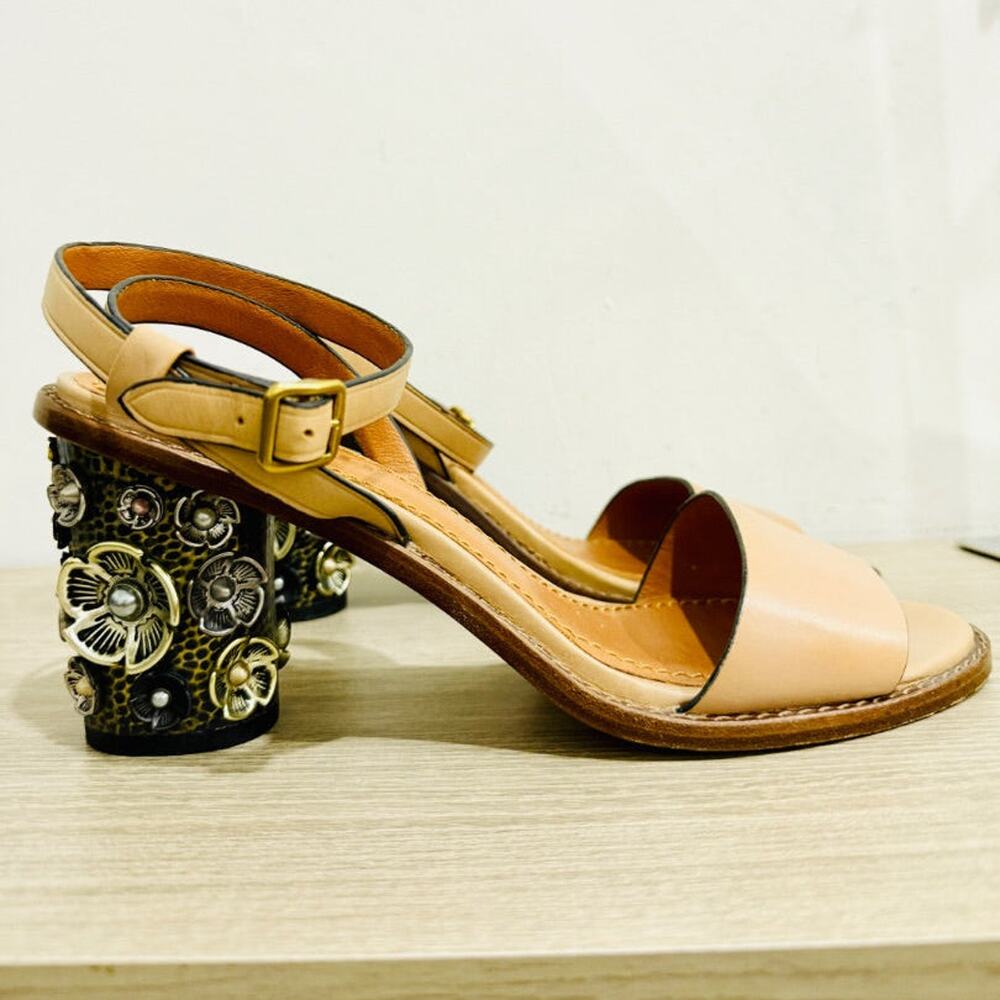 Coach Tea Rose Leather Floral Embellishment Block Heel Sandals Beige Women's 9.5 - Picture 1 of 6